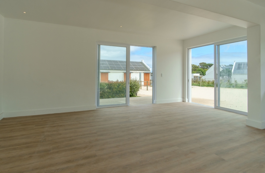 6 Bedroom Property for Sale in Meadowsteads Western Cape